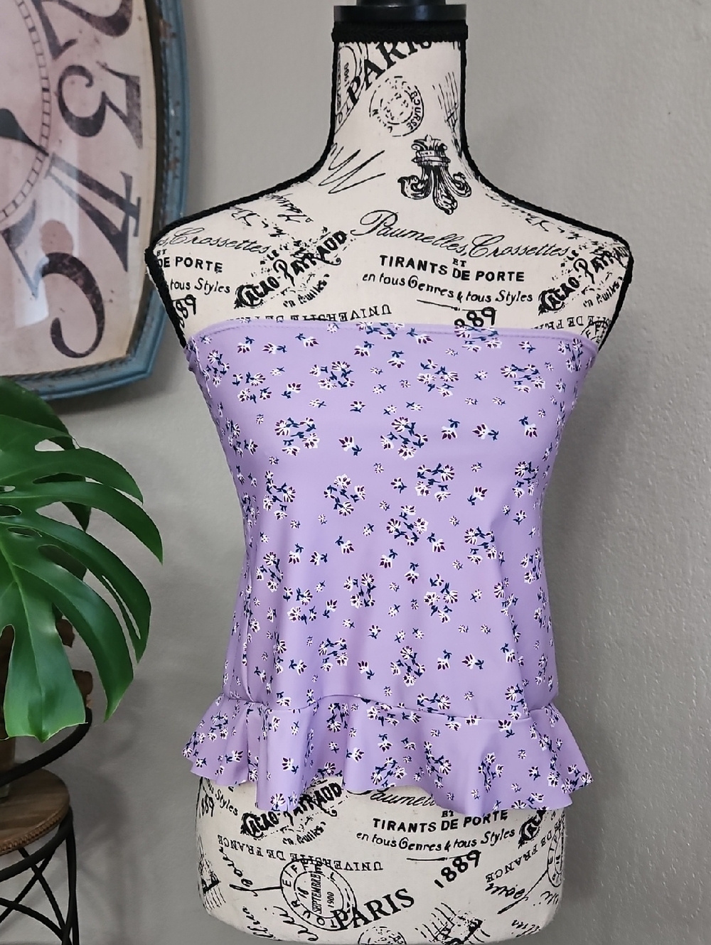 Lavender Floral Strapless Ruffle Hem Top Size Small